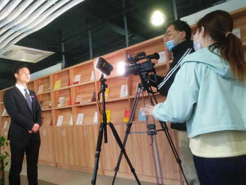 同舟戰疫，共迎花開——記學?？箵粢咔樾麄髌械亩Y儀服務力量